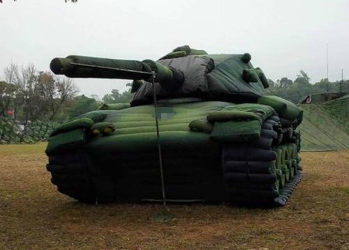 巴音郭楞军用坦克模型